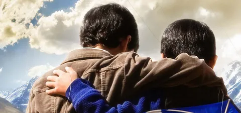 Cometas en el cielo Trailer