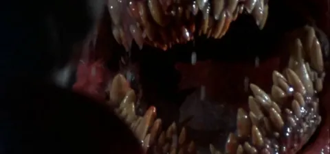 Engendro diabólico Trailer