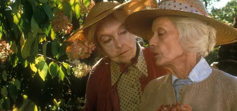 Las ballenas de Agosto Trailer