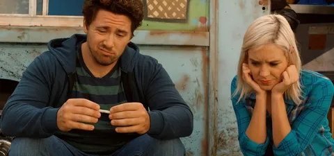 Oliver, Stoned. Trailer