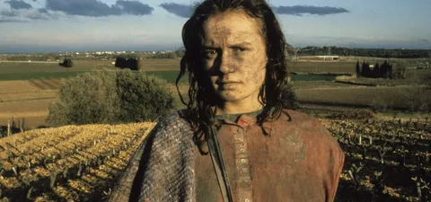 Sin techo ni ley Trailer