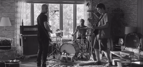 Tu dors Nicole Trailer