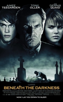 Poster de Beneath the Darkness